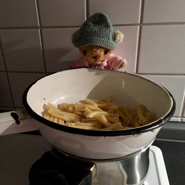 Did you know that pasta with tomato sauce tastes best when eaten in the middle of the night? #FurryTails