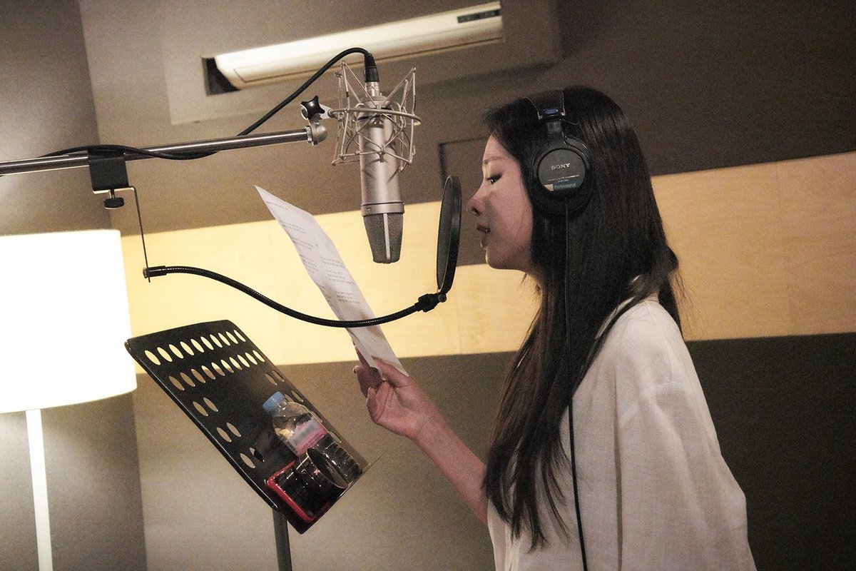 Solji__Official's tweet image. 솔지, ‘오늘따라 비가 와서 그런가 봐’ 녹음실 현장 비하인드 공개✔️

#솔지 #Solji #오늘따라비가와서그런가봐 #Rainsagain