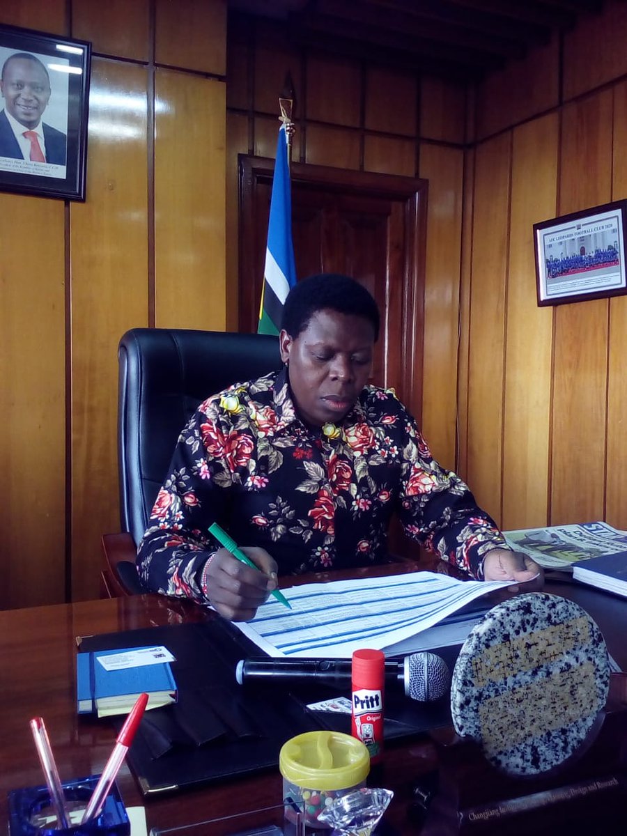 #Mununjiro Iministry ya Devolution yahinie 6B khutsicounty okhubirira khu mupango kwa Kenya Devolution Support program okhuluana nende covid-19.
Hamberi hao tsicounty tsiabere tsinyolire 5B. Kho kenyerwa tsicounty tsibe bamalire okhuba prepared ~CS Eugene Wamalwa <a href="/pakadima1/">Pamela Kadima</a>