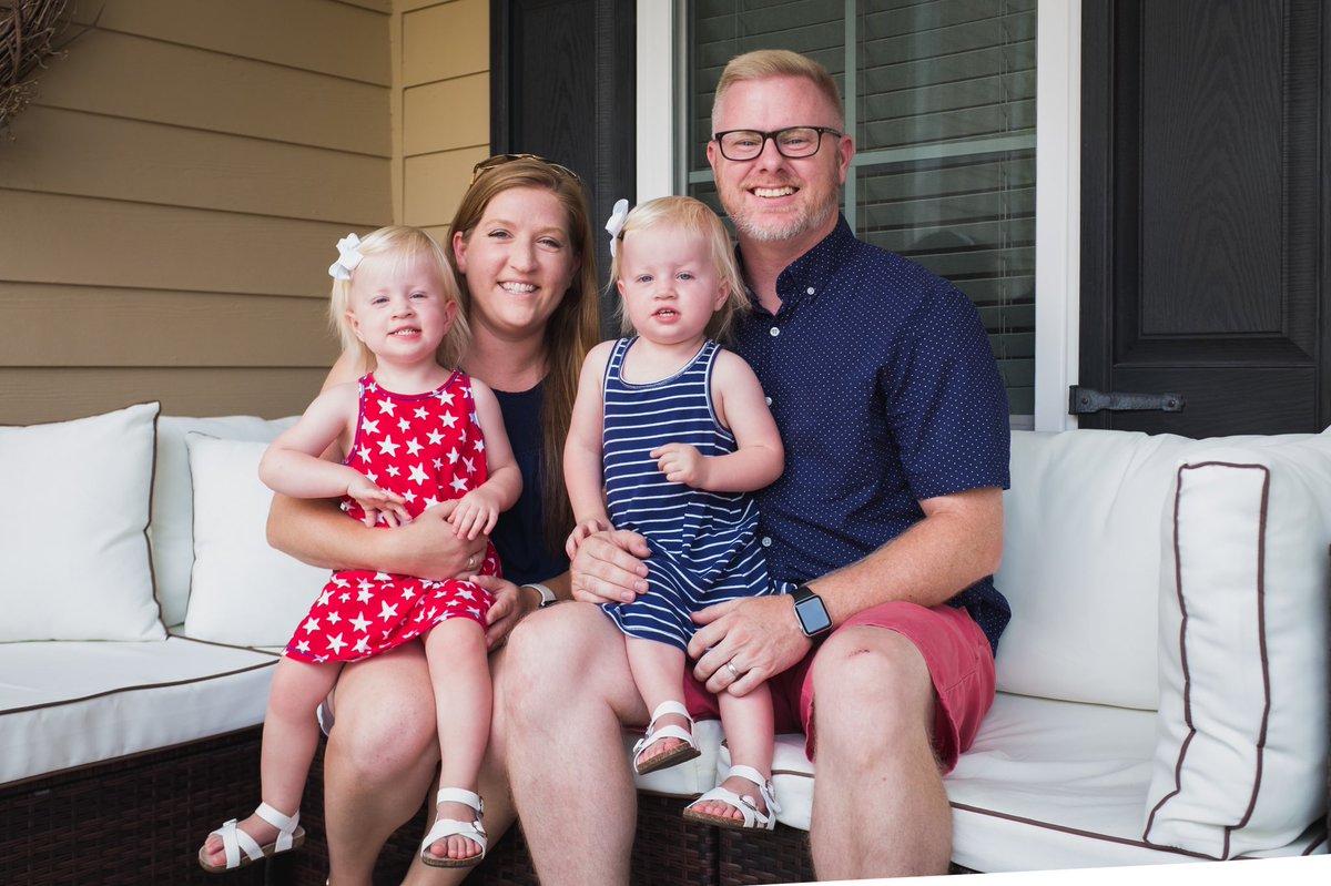 kathryn_freemon's tweet photo. We celebrated America’s Birthday with family and friends 🇺🇸 #fourthofjulyweekend #freemonsfourth2020 #burgersbottlerocketsandbombpops #loveourlittletraditions #myneighborsarebetterthanyours ❤️🤍💙 https://t.co/kuu9dJtYNx