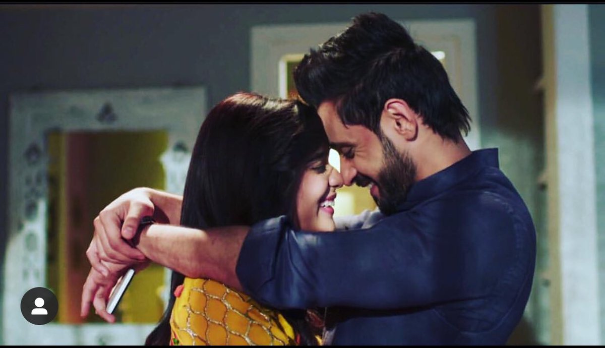 Apni nadaangi pe taras khaaiye .. dil toh pagal hai itna na tarsaiye .. itni khush fehmiyan dil main rakho gey gar .. toot jayen gin saasien na itraye .. 
Ishq SubhanAllah .. 

Hold your heart. They are gonna be back. 

#DreamsComingTrue
#IshqSubhanAllah