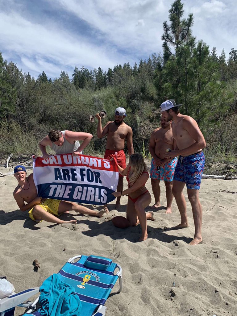 KidHarris81's tweet photo. Another sensational weekend w/ the gang 😤😤😤 https://t.co/S7ybeWDDhL