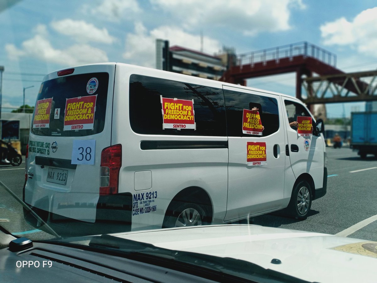 ANCALERTS's tweet photo. LOOK: NUJP, Photojournalists Center of the Philippines and ABS-CBN workers in a caravan for press freedom and franchise approval along Commonwealth Avenue and around the House of Representatives. | via @adrianayalin  #ABSCBNfranchise https://t.co/KK9AGvBG9b