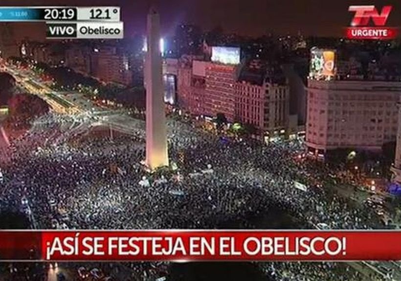 AileenAntonella's tweet photo. DESCALIFICARON A SAMANTAAAAAAA. 

TWITTER ARGENTINA LO HIZO #BakeOffArgentina https://t.co/uqyxIxpgwT