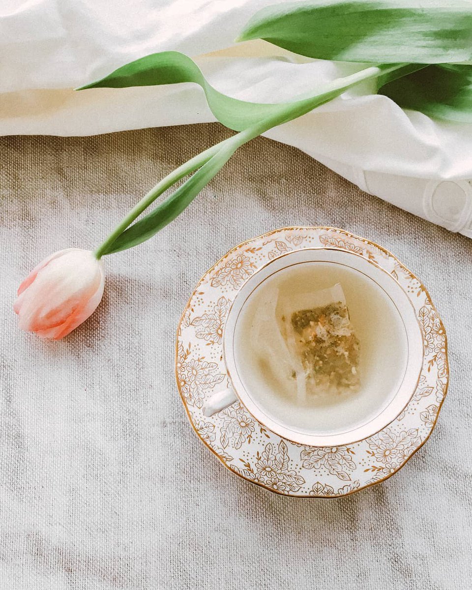 cresavin's tweet photo. This is for TEAday. 
.
.
Follow @cresavin for more coffee and tea related post! ✨
.
.
#tea #teatime #teafixeseverything #tealovers #teaparty #teaaddict #teaculture #tealove #teaday #tealife
📷:Lisa Fotios https://t.co/aPjFLseG5A