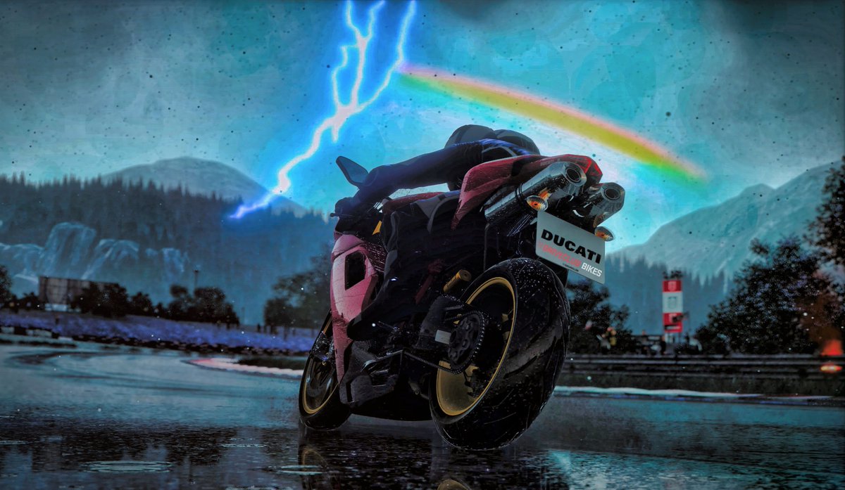 luxplays's tweet image. #driveclubbikes