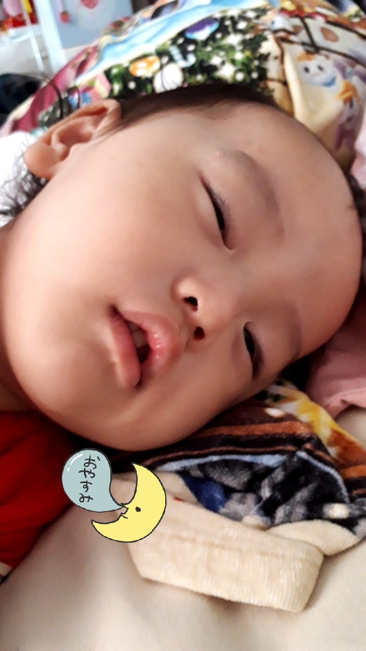 はるたかんくすくす 半目で昼寝 口も半開き 起きちょらんよ むにゃむにゃ 夢の中 赤ちゃん乳幼児 半目で寝る T Co 858ypfb8fa Twitter