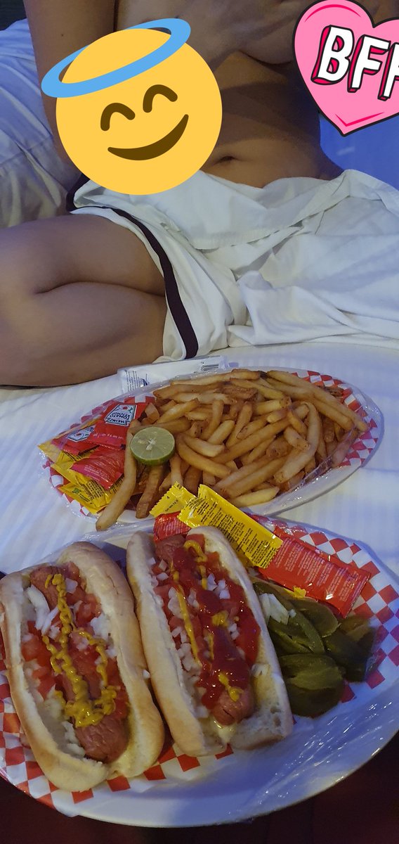 sillecas_may's tweet photo. #QuarantineBreak. #FriendsDate
Despues de meses, ambos casi completamente encerrados, por fin coincidimos. Es genial que cuando dos personas quieren verse, los detalles sencillos se vuelven especiales, la comida mas simple el complemento perfecto y la intimidad aun mas excitante https://t.co/W7SZS5iY4v