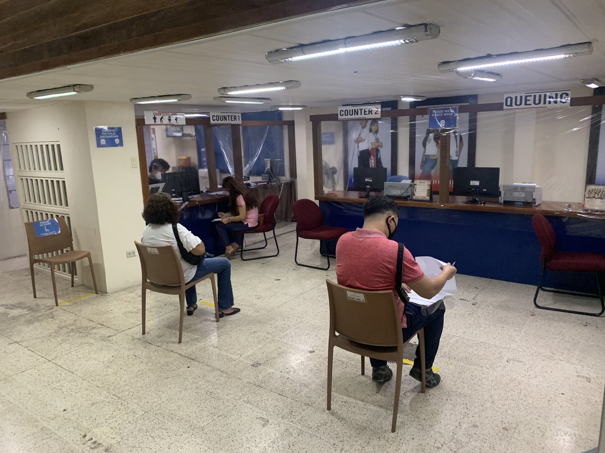 LetranOfficial's tweet photo. LOOK: Parents visited the Colegio to enroll their children for the upcoming academic year.
Please note that everyone entering the campus must adhere to the #LabanLetran protocols set in place which you can watch here: https://t.co/HIxCAPGGIZ https://t.co/R5BzfUSn6M