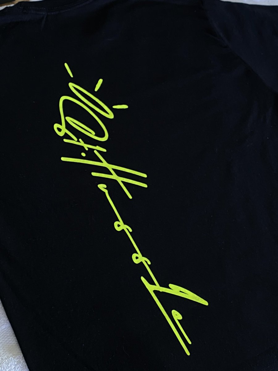 StHussle's tweet photo. Did a trial run on shirts to close friends and family and honestly y’all gave me the confidence i needed 🙏🏾🙏🏾🙏🏾😇😇😇
3 new colors will be dropping this week FOR EVERYONE ! #ItsAllLove #StHussle https://t.co/LFd1czAzmX