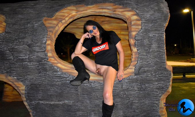 I'm loving my new #Grooby T-Shirt so I wore it in the park last night! Thank you SO much @GroobySteven<a href="/tag/grooby"class="tags">#Grooby</a><a href="/tag/jacquieblu"class="tags"><span>#jacquieblu</span></a>