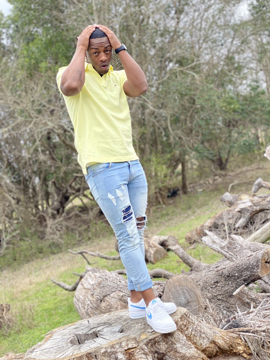 tdub1k_'s tweet photo. #WhosWhoAtSHSU 

•Tobias/Tdub💰
•Orlando🍊/SanAntonio🇨🇱
•Freshman🏈
•Business Major💼
•FF: If it ain’t 4PF, Don’t play it🥶 https://t.co/n3x8LytbZh