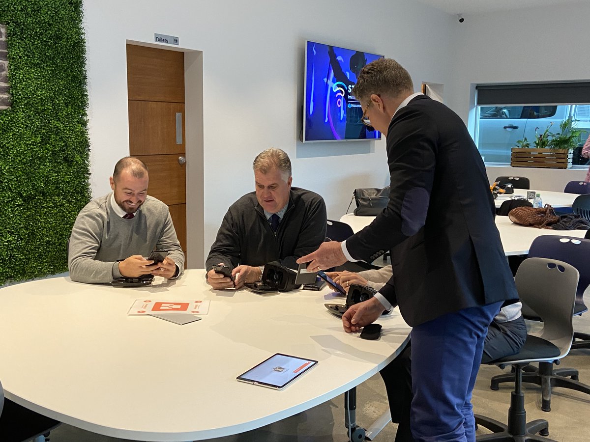 Recently, we welcomed teachers from Prince Alfred College to our STEM Innovation Lab to show them the endless possibilities when using VR and AR across a variety of year levels and subject areas including history, science, humanities and mathematics. #STEM #edtech #VReducation