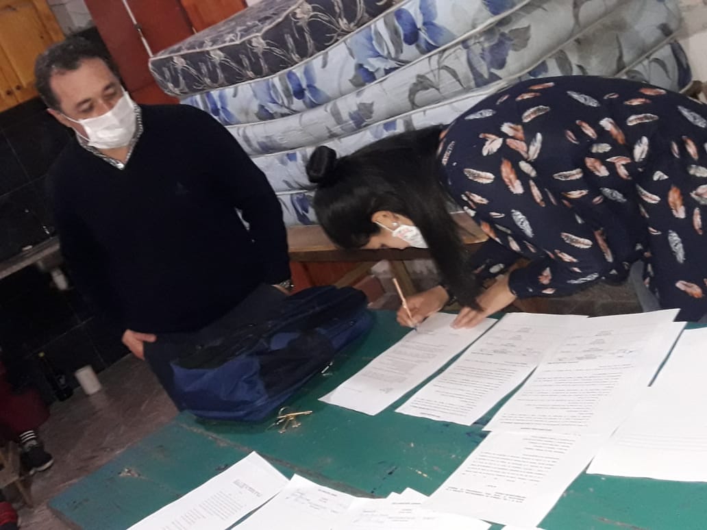 roxysteed's tweet photo. Acompañando a los compañeros/as de la CCC en la contrucción de las Cooperativas "La René" (textil) y "Cesar Gody Alvarez" (construcción) Gracias Carmen y Richard. La salida es entre todos por el camino de la economía solidaria 💪🏻🇦🇷💪🏻🇦🇷🤝🏻 https://t.co/yfkmRxEXry