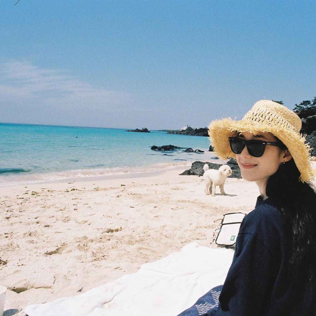 200706 #정은채 매니저님 인스타그램
드라마 끝나고 다들 보고싶어하는 마음 너무 느껴져서 지난 여행사진 툭. 🎁