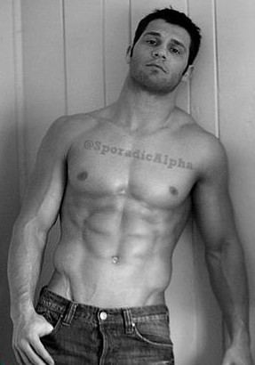 SporadicAlpha's tweet photo. I have no dad bod, fucker. https://t.co/gCD8rTsS32
