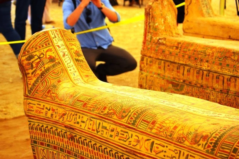 يعتبر اكتشاف العساسيف في البر العربي بالأقصر من أضخم وأهم الاكتشافات التي تم الإعلان عنها خلال الأعو...