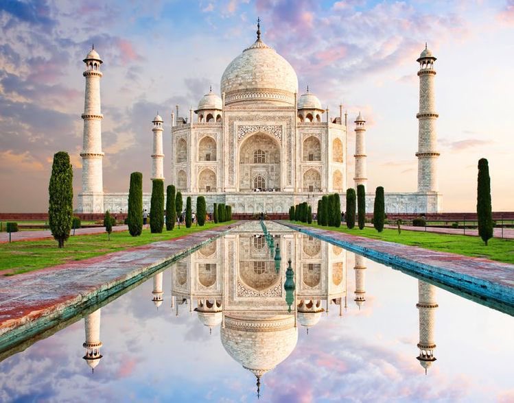 TAJ MAHAL: LOVEShe is a Masterpiece in terms of beauty and the jewel. She believe in advancing love to the world.
