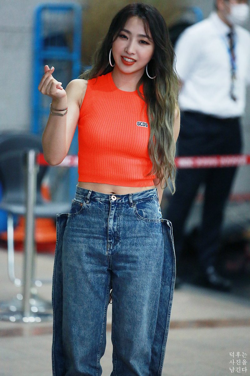 You mean world to me <a href="/mingkki21/">Minzy</a> 
We got you back, we love you, we believe in you, we support you! 
Don't pay attention to those harsh words