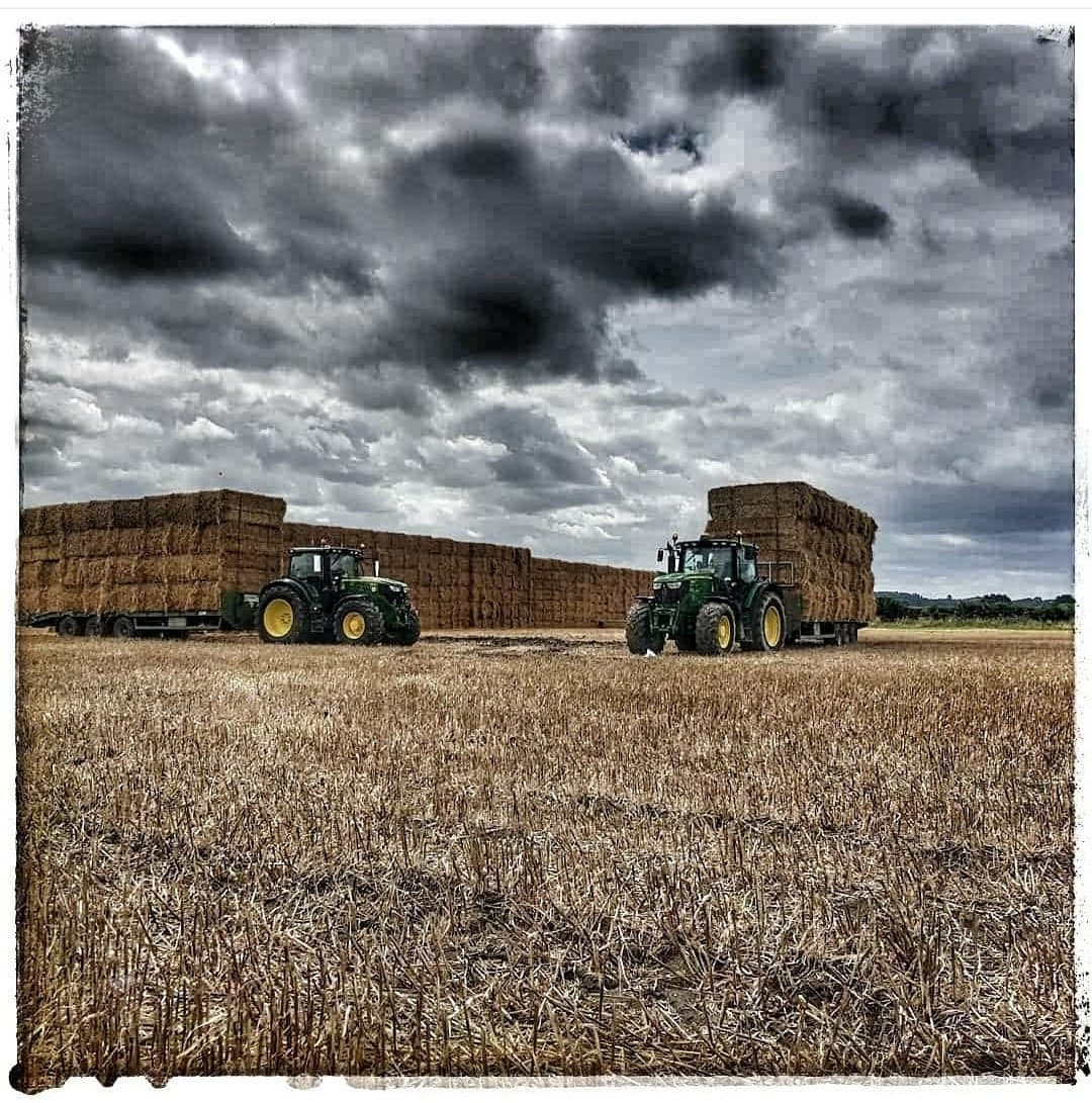Stainestrailers's tweet photo. How strong is your trailer?
Our bale trailers are built to last whilst moving the largest loads. With many options and upgrades available we can make sure that we spec up a trailer perfect for your jobs.
#stainestrailers #design #fabrication #baletrailer #bales #straw #johndeere https://t.co/RTrejPJCpD
