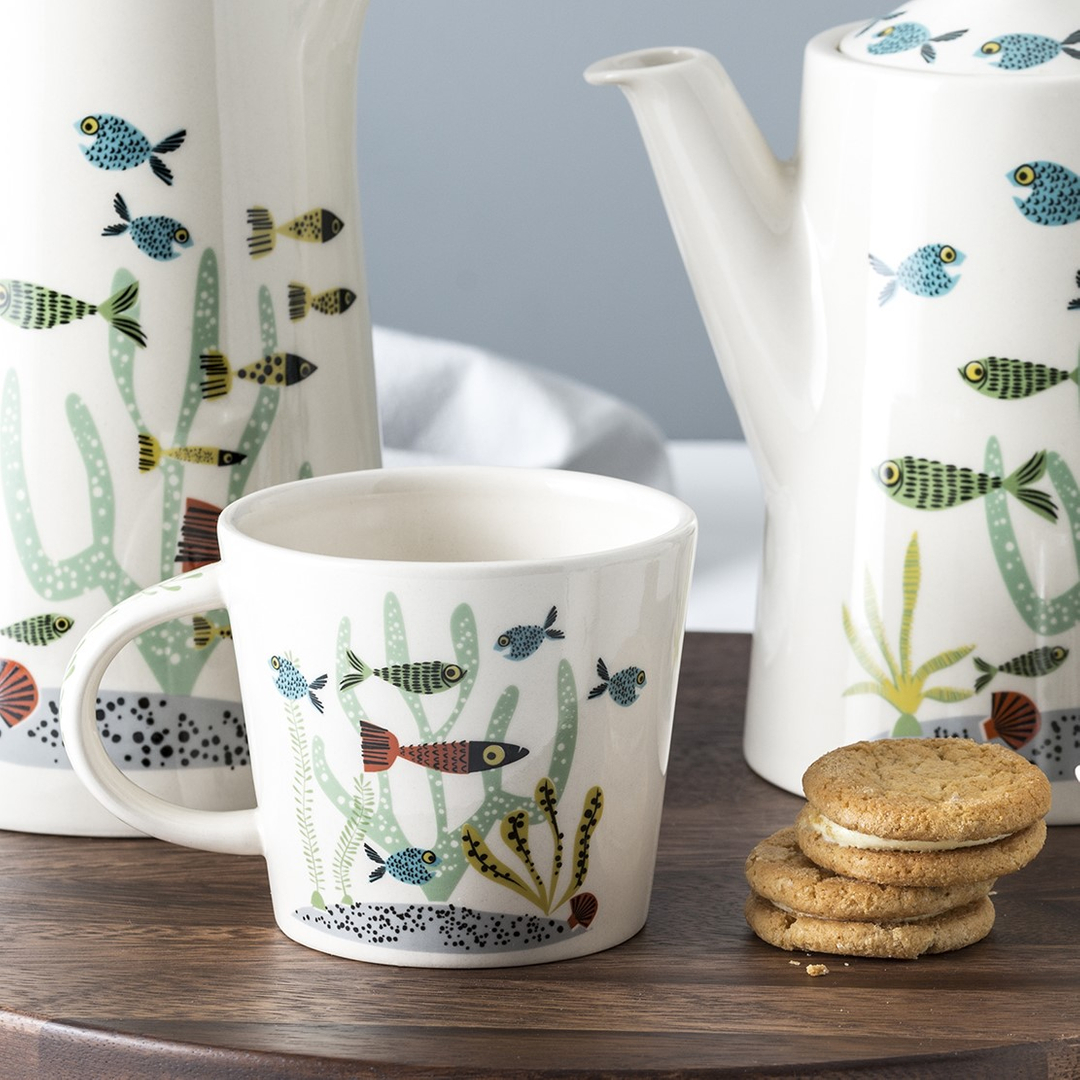 hannah1turner's tweet photo. The pubs opened at the weekend, but we're still on the cautious side so more likely to be a mug of tea at home than a pint out just yet! Stay safe everyone.
#teaandbiscuits #covidcautious #fishmug https://t.co/dnNJ91zYLv