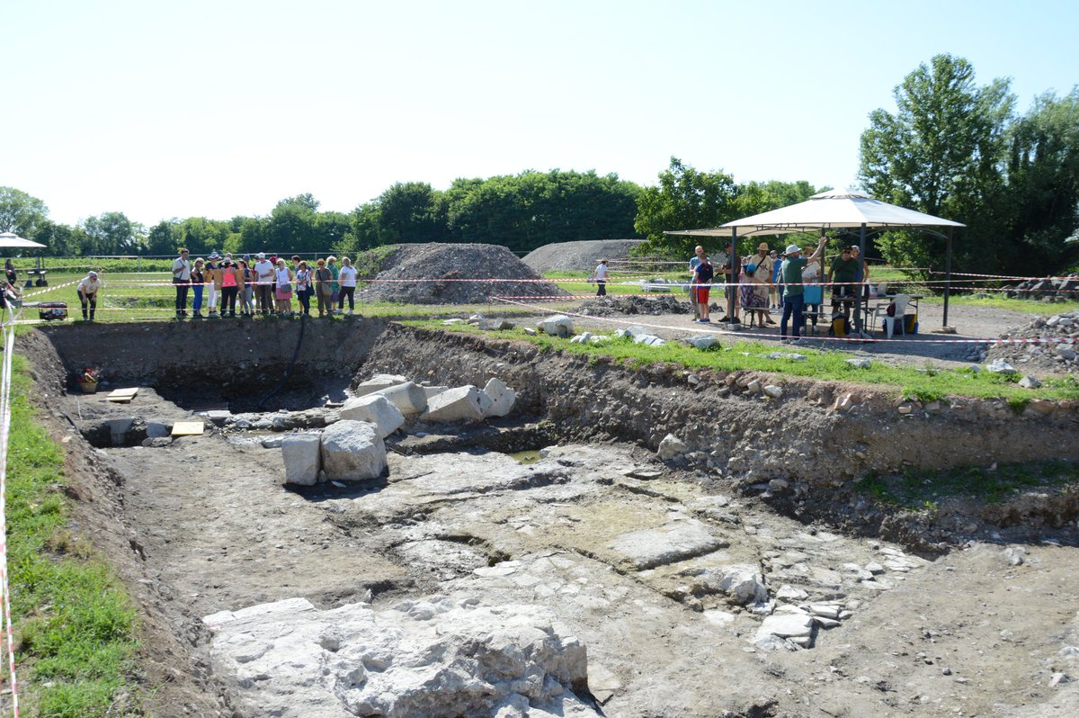 And now, let's start our trip around the  #RomanEmpire, in strict alphabetical order. Being one of the most important  #Roman city, also  #Aquileia used to have a theatre. After a century-old debate about its location, it's now under investigation by  @UniPadova  #MuseumsUnlocked 4/16