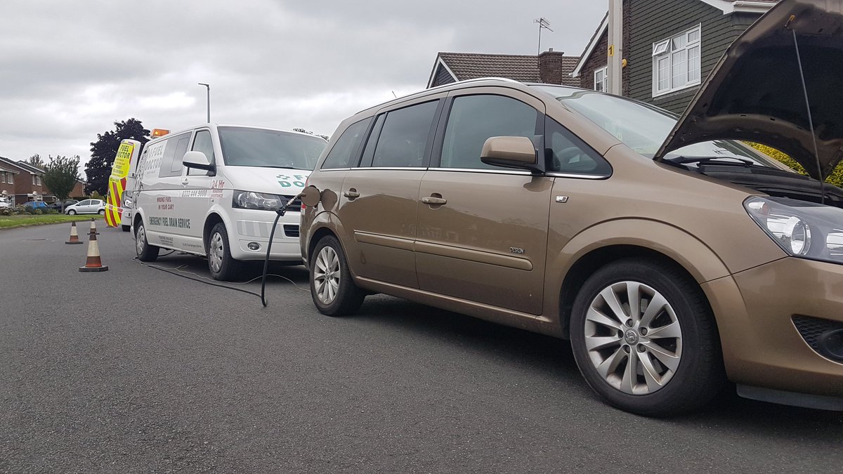 awaytothehills's tweet photo. Another #NHS #essentialworker shattered after a 12 hour shift accidentally put the #wrongfuel in their #Zafira #Fueldoctor got to work to get them home promptly. #staysafe #stayhome #petrolindiesel #ellesmereport https://t.co/rCbpovtYl8