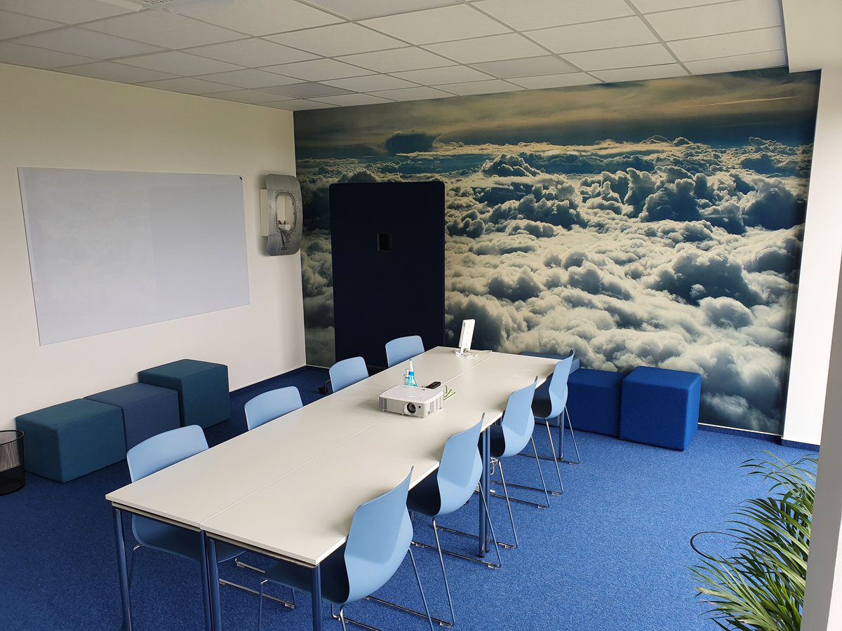 schabsky's tweet photo. #Besprechungen, #Seminare, #Workshops. 
Und das alles "über den Wolken". Unser Seminarraum Do-Stadtkrone Ost bringt genau dieses Feeling rüber. Ab sofort steht er für euch bereit :) 

#worktogether #ruhrgebiet #gründerszene #immobilien #selbstundständig #kreativesarbeiten https://t.co/5IWAE9yAJO