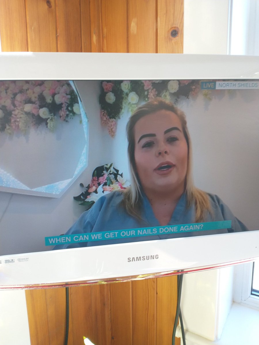 saucycow's tweet photo. With everything thats going on in the world is it just me that's amazed there are actually people who are thinking this.?? Really??...🤬 #dollydimples #highmaintenance #Thismorning https://t.co/BinqcsU8g3