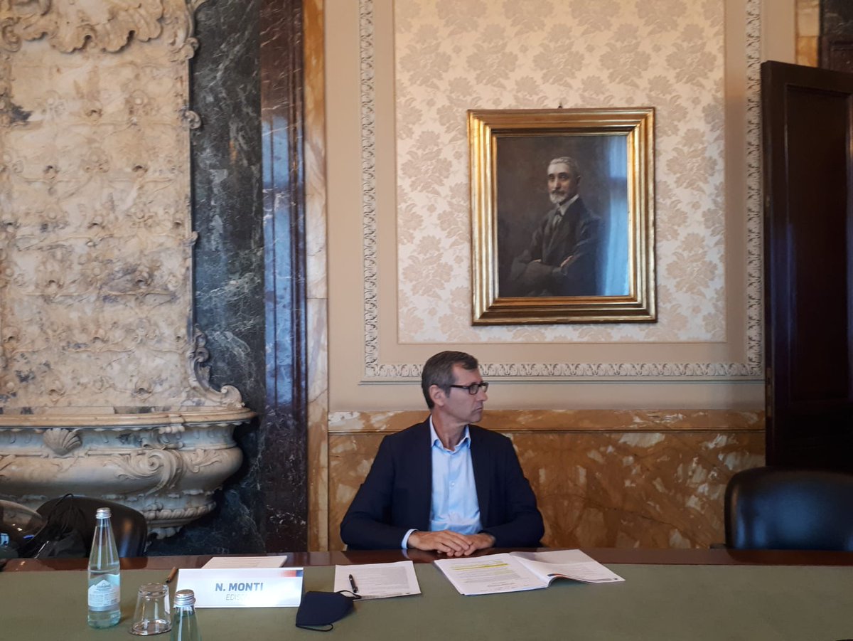 EdisonNews's tweet photo. "Abbiamo da sempre l'inclusione nel nostro DNA, un elemento fondamentale per affrontare le sfide, competere e innovare. Non vogliamo solo adattarci al contesto sociale, ma stimolare comportamenti virtuosi." N. Monti CEO Edison #ceomeeting #energiachecambiatutto @FondazioneGCNI https://t.co/EDph7EbcqW