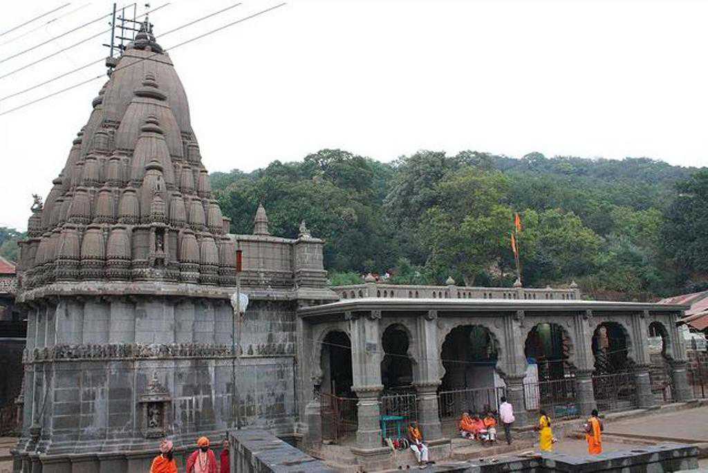 12 JYOTIRLINGS IN INDIA12) BHIMASHANKARPLACE- PUNE(MAHARASHTRA)Bhimashankar Temple is a Jyotirlinga shrine located 50 km northwest of Khed taluka (alias ), near Pune, in India. It is located 127 km from Shivajinagar (in Pune) in the Ghat region of the Sahyadri Mountains.