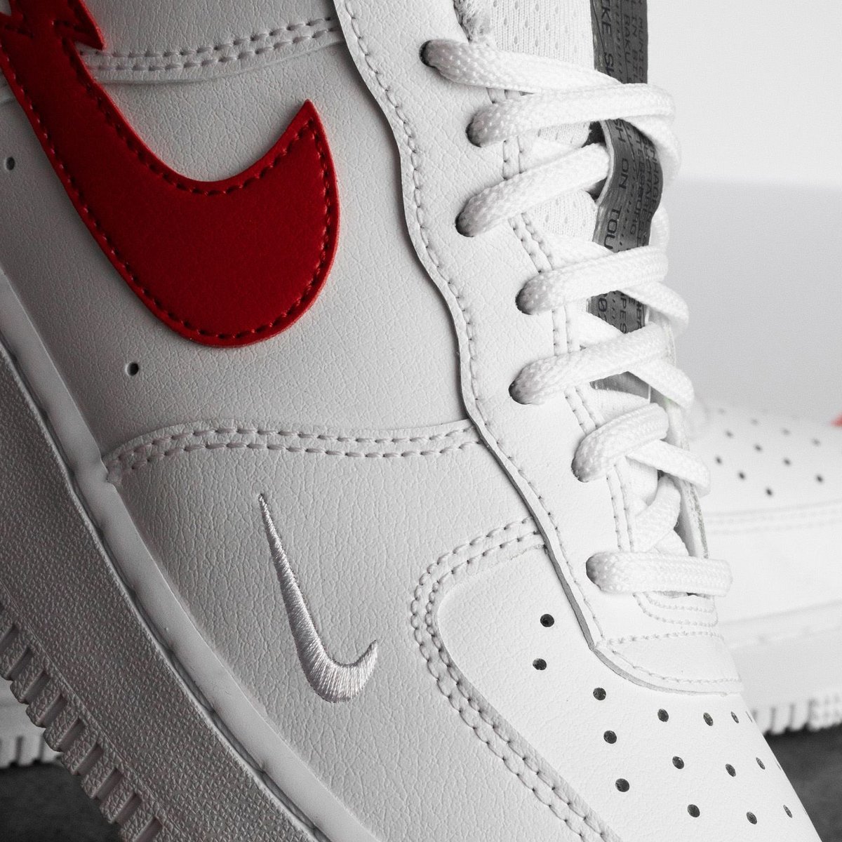 sneaker_wars's tweet photo. 【海外近日発売予定】ナイキ エアフォース 1 LV8 "ユーロ ツアー" ホワイト/ユニバーシティ レッド-ミッドナイト ネイビー(CW7577-100)
⇒https://t.co/X6JCipMLxN
#sneakerwars #スニーカー #ナイキ https://t.co/xnJBSzN1lC