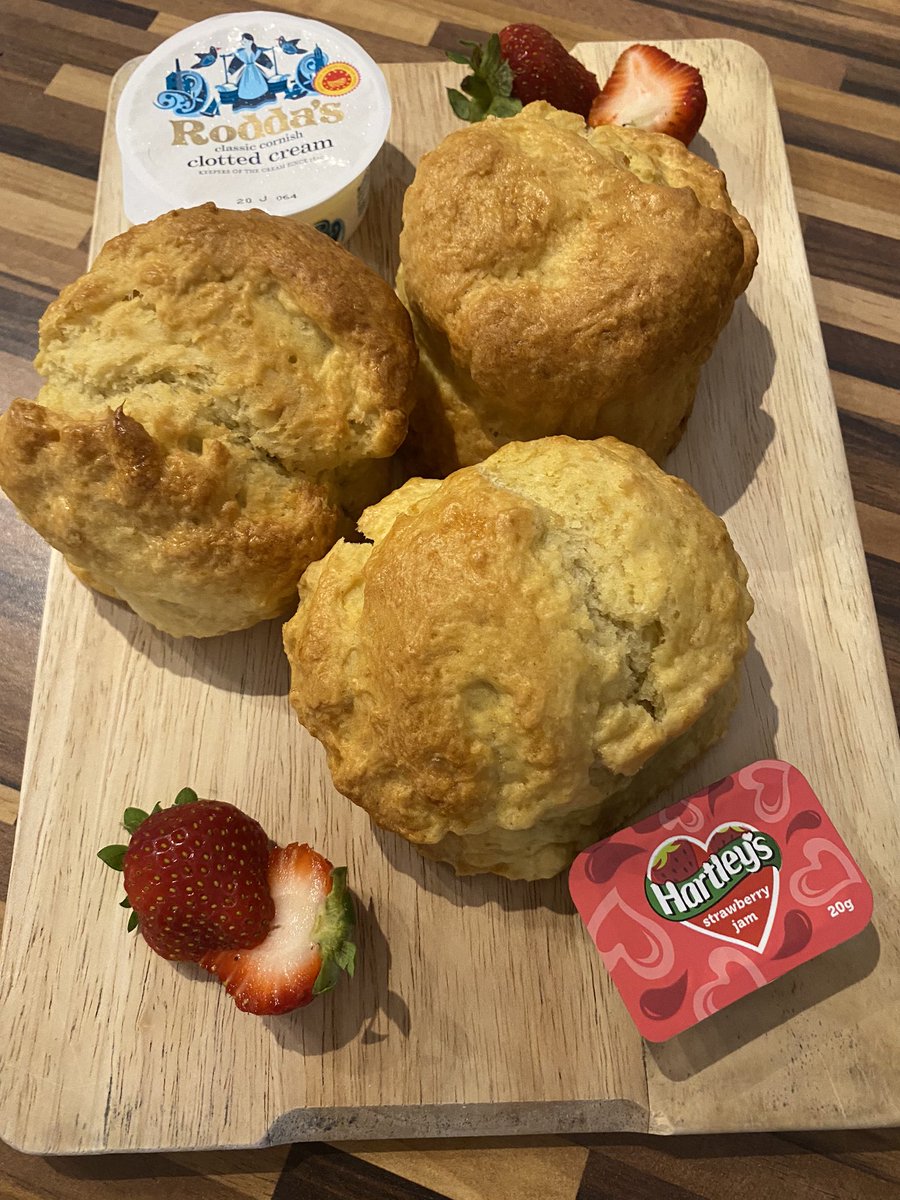 We are launching a takeaway cream tea today, a scone, clotted cream with strawberry jam and fresh strawberries on the side, with a medium hot drink for £4.95! 😍😋🤩 #strawberries #creamtea #barryisland #vog #treattime