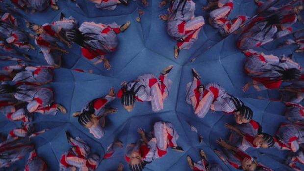 shotscreative's tweet photo. .@mmmiddelkoop's kaleidoscopic promo for the Amsterdam-based singer @joyamooi takes place in an endless reflective prison.

https://t.co/RzzmyTqm44 https://t.co/4fJ7te7tJz