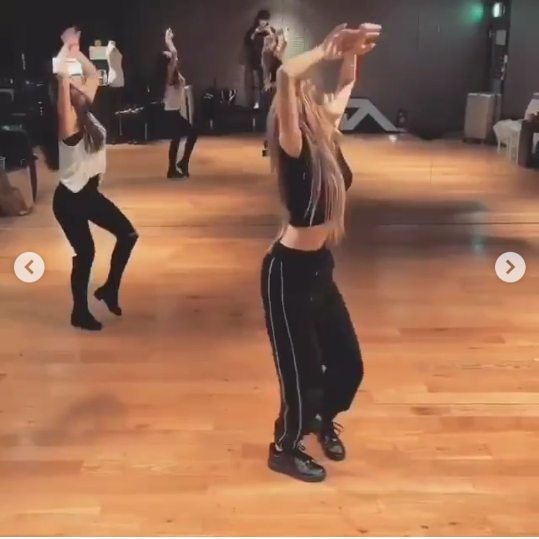 HONEY J (Dancer/Choreographer+work with many kpop artist)She posted take me dance practice with Lisa on her IG post With caption.“as expected of a skilled person like you,learning the dance completely in a short two hours,caught on just by watching,etc!Read this too!