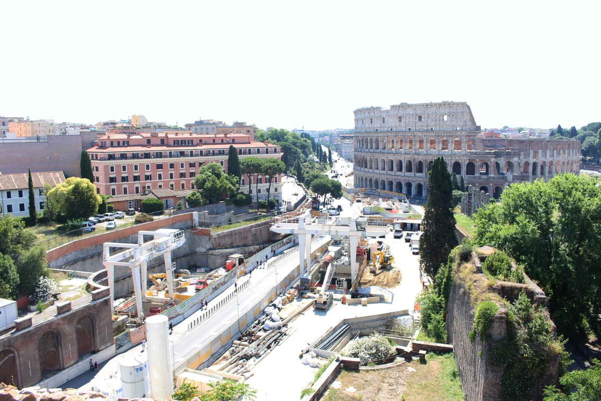 MetroCScpa's tweet photo. Una recente vista del #cantiere #ForiImperiali in uno scatto dalla #BasilicadiMassenzio.

#Lineac #Metroc #Roma #Colosseo #underconstraction #picoftheday https://t.co/Nra5HXEEWr