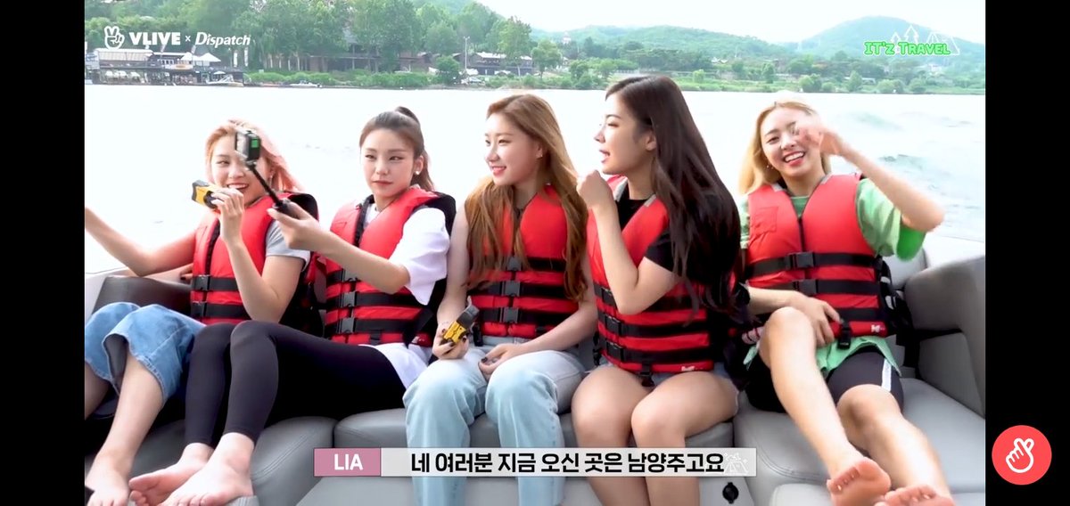 onlyforRyujin's tweet image. Itzy&apos;s boating trip will always be this fun, our babies 😂