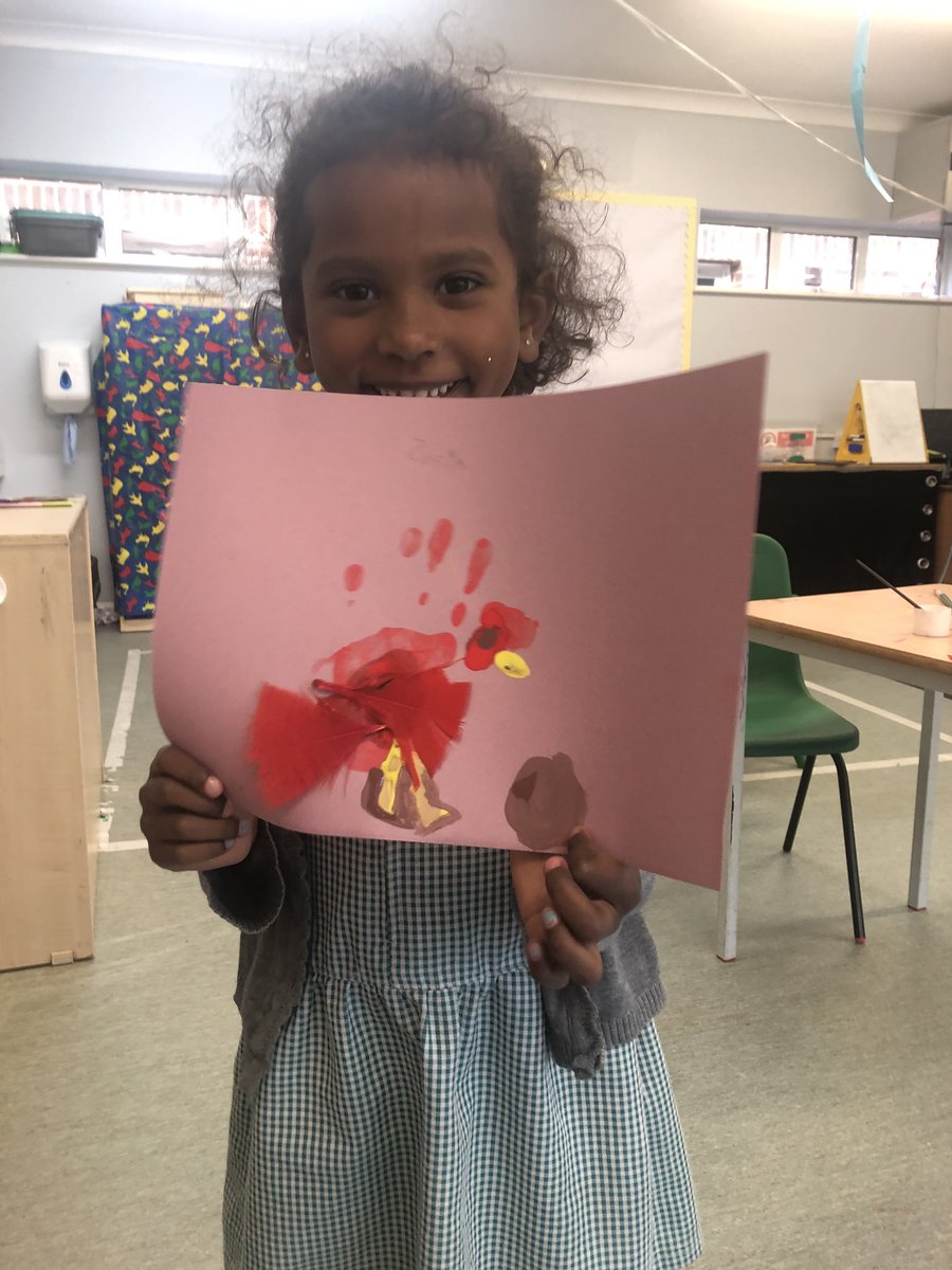 ManorParkSchSM1's tweet photo. Reception really enjoyed listening to the story of โThe little red hen.โ We decided to paint a picture of the little red hen. We even added real feathers! ๐#LEODistanceLearning #LEOacademies #Art #Learning #Stories #Firststories https://t.co/rwWCKPJYw0