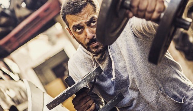  #4YearsOfSultan  #SalmanKhan Went Into 3 Physical Transformations and Worked Hard Day & Night For This Movie..!Gained 35Kg+ Weight For The PRE TRAINING Part and Lost 40Kg+ For The MMA Part...Dedication Level !He Learned Haryanvi & Had To Take Special MMA Training!(10/12)