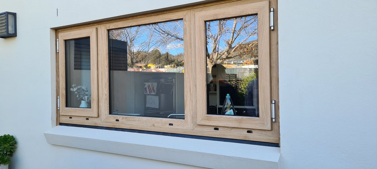 solacecreations's tweet photo. Our new @aluplastconnect range. Turner malt oak uPVC double glazed windows @redhillact https://t.co/VUOecSJYOc