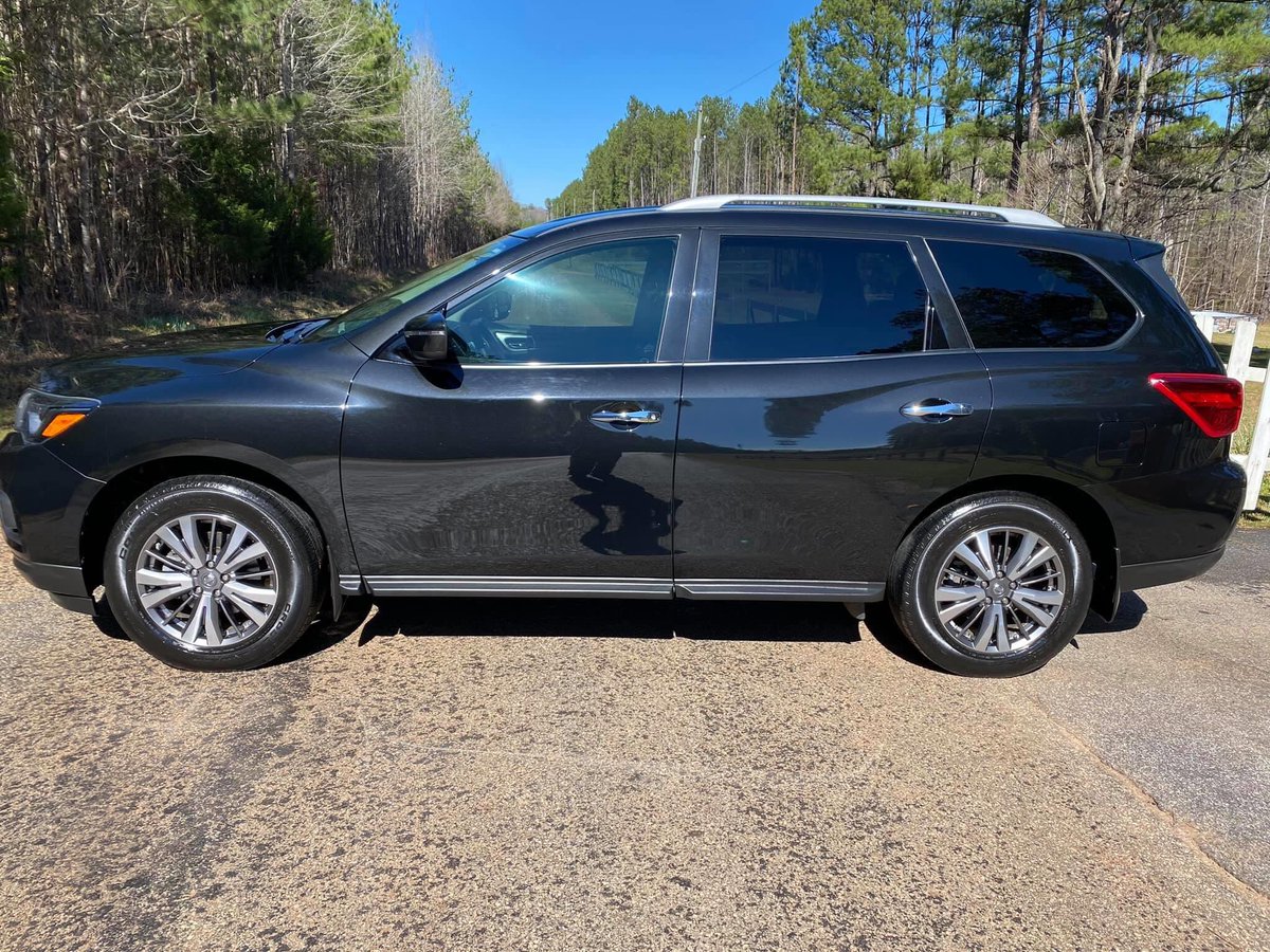 Jay_Escobar1's tweet photo. We gotta black owned business dat pull up anywhere in SC &amp; GA . Detail your car inside &amp; out price may vary from $30 &amp; ⬆️ depends on Car . &amp; Pressure Wash Houses 🏡.. #bestintown #BlackOwnedBusiness  #Repost #RETWEEET https://t.co/9XKW0DcG9s