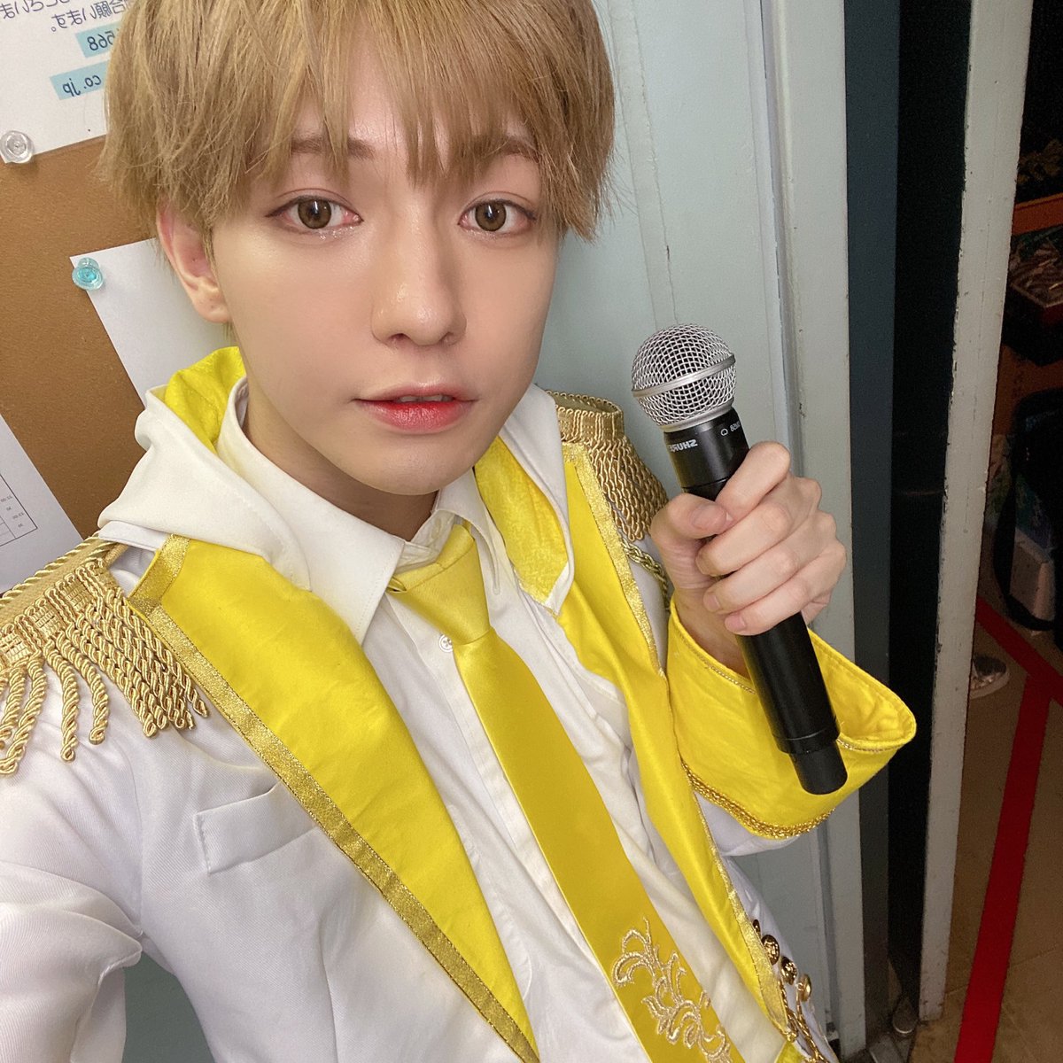 こんどうようぢ このご時世にカラフルフラッシュの 1期生としてそして黄林元気として 皆の前に立てたこと嬉しく思います ご来場くださった皆様 本当にありがとうございました The Jinro 12公演 あっという間で 幸せな時間でした アイドル最高 舞台