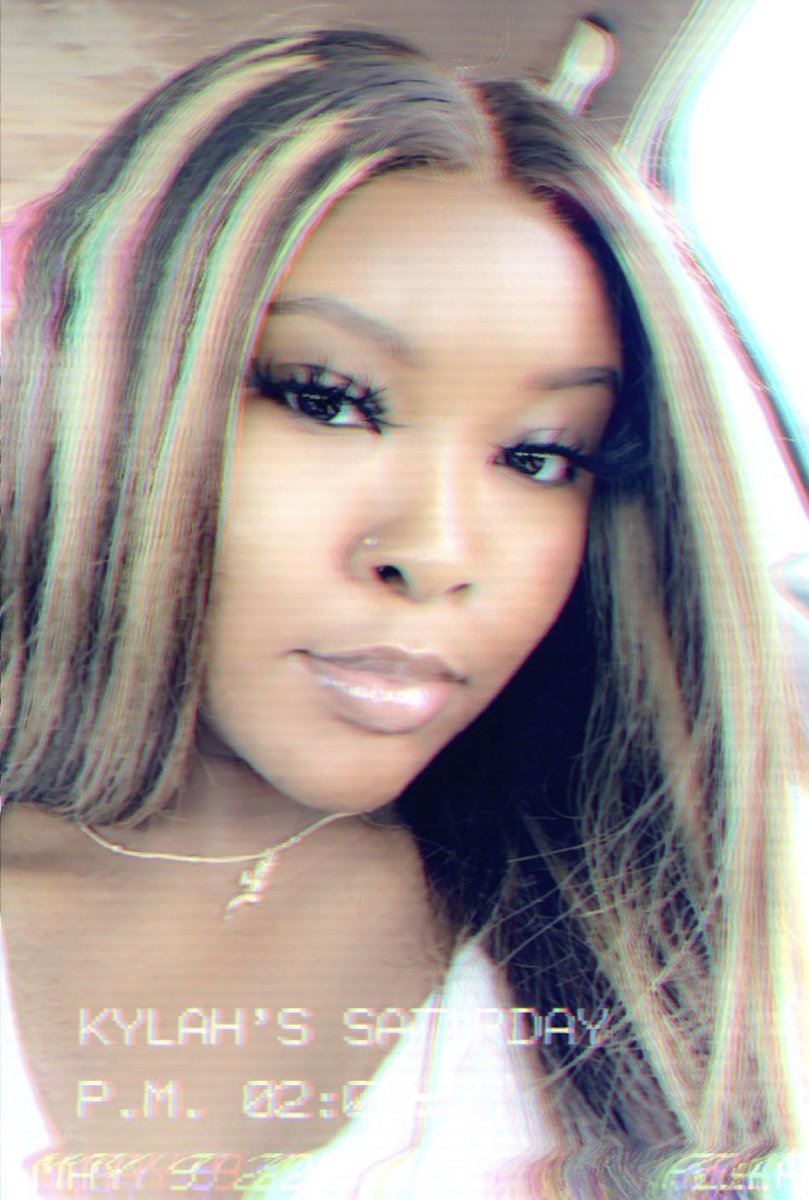 kylah_2x's tweet photo. #WhosWhoOfJSU                                     - T’Kylah aka Kylah🤍
- Carthage, MS‼️
- Healthcare Administration Major 👩🏾‍⚕️
- I have a natural mean mug, but i promise I’m nice🥰
- #JSU24 💙🤍 https://t.co/TlXhuWma3H