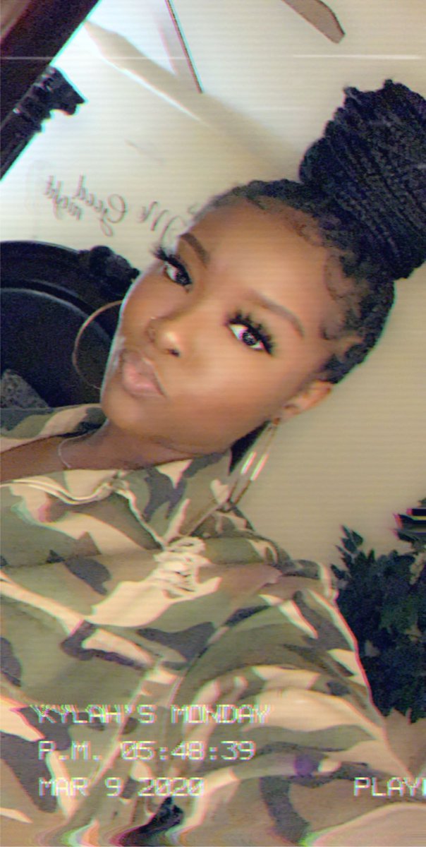 kylah_2x's tweet photo. #WhosWhoOfJSU                                     - T’Kylah aka Kylah🤍
- Carthage, MS‼️
- Healthcare Administration Major 👩🏾‍⚕️
- I have a natural mean mug, but i promise I’m nice🥰
- #JSU24 💙🤍 https://t.co/TlXhuWma3H