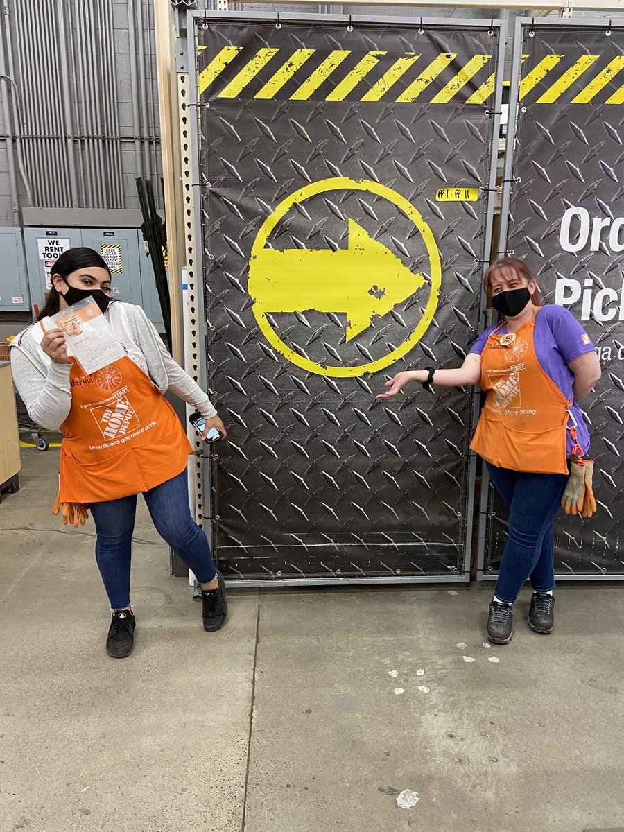 That’s Catarina, she gives excellent customer service:) Thank you for all your hard work at the SS Desk!