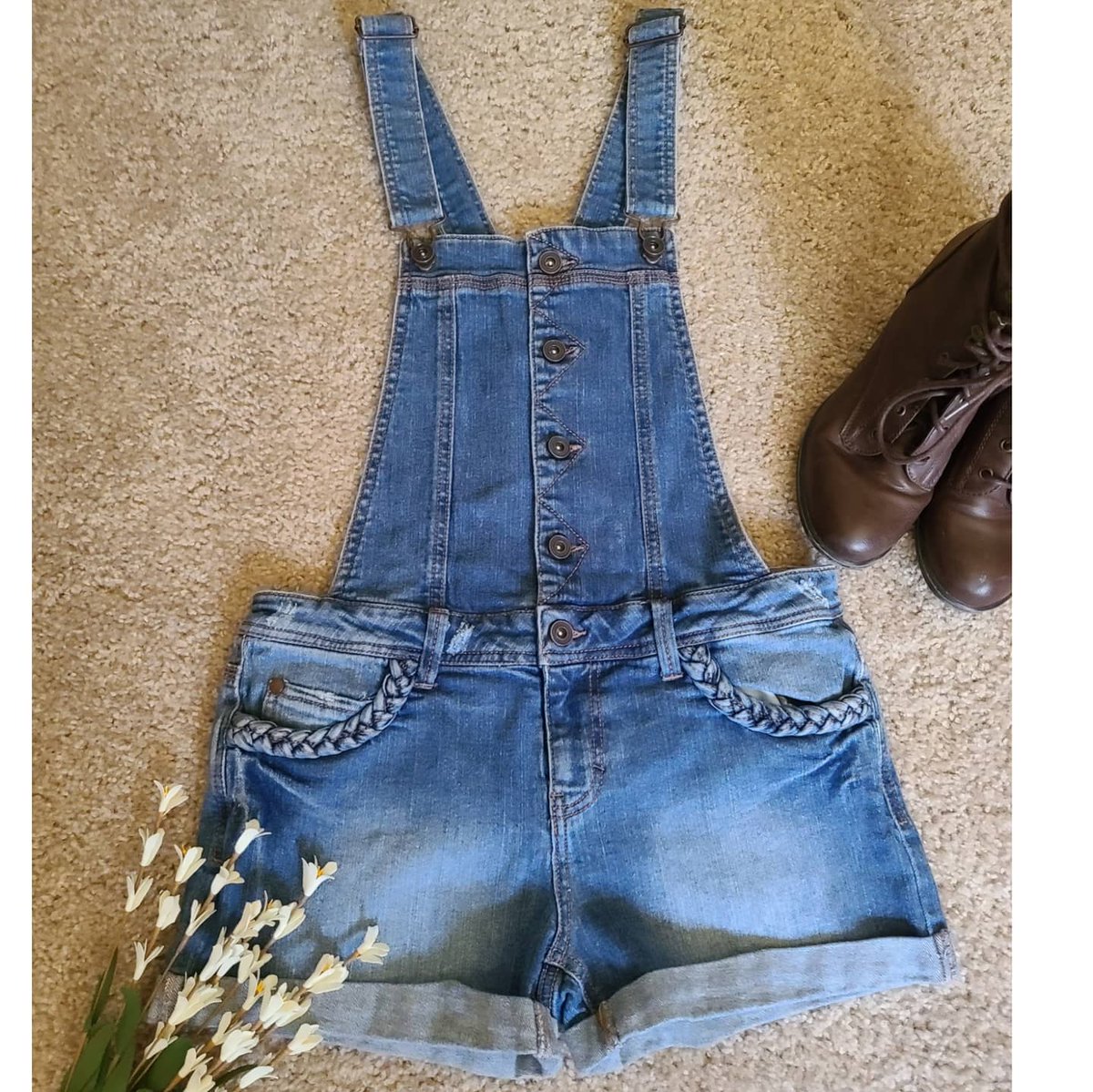mrsrodgers__'s tweet photo. New Listings ✨
1. Solid High Waisted Bikini
2. JLO Black Sparkle Glitter Knit Tank Top
3. Aqua Short Overalls
Link in my Bio!!!! ☝️
#poshmark #poshmarkseller #reseller #poshboss #posh #shopmycloset #thrifting #poshmarkreseller #poshlove #resellerlife #poshstyle #happyposhing https://t.co/Fs4S7eKpYn