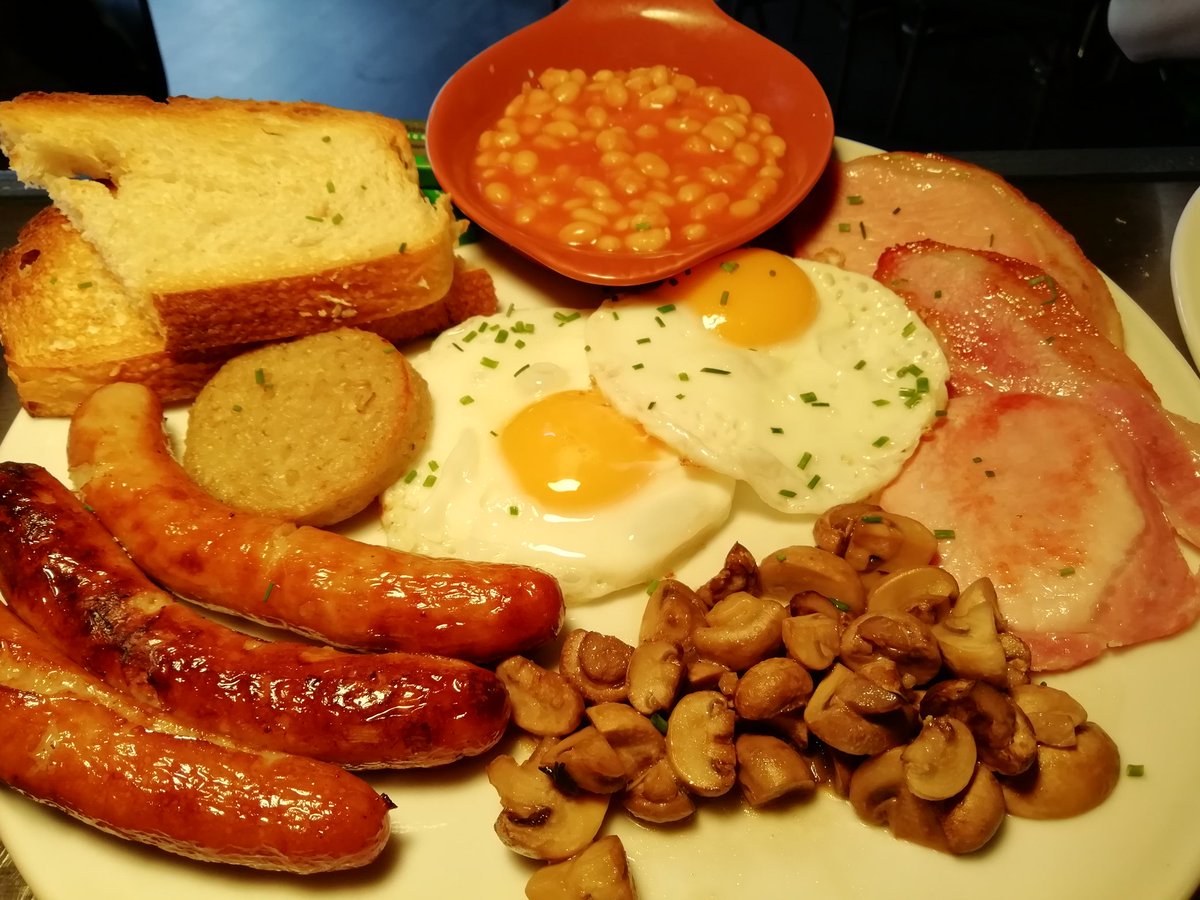 maunsellb4's tweet photo. It's so good to be back serving breakfast at #Moescafe @TramoreTourism tables outside are a must to keep the customer served. @WaterfordCounci #SocialDistancing https://t.co/mYxsESUyO0