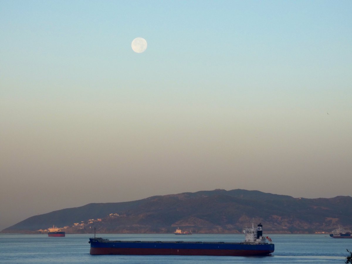 Good morning. There’s no place like home😜 #moon #bayofgibraltar #Gibraltar