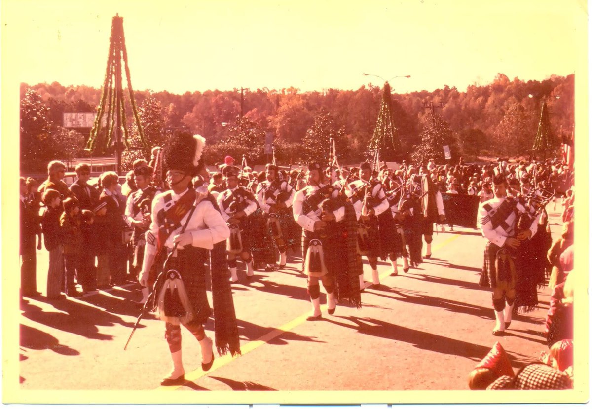 usakrafters's tweet photo. Some of the first photos ever taken of the band. These are from the Christmas Parade at Lenox Square back in November 1973. 
Courtesy Atlanta Pipe Band https://t.co/rbbKplQpX5