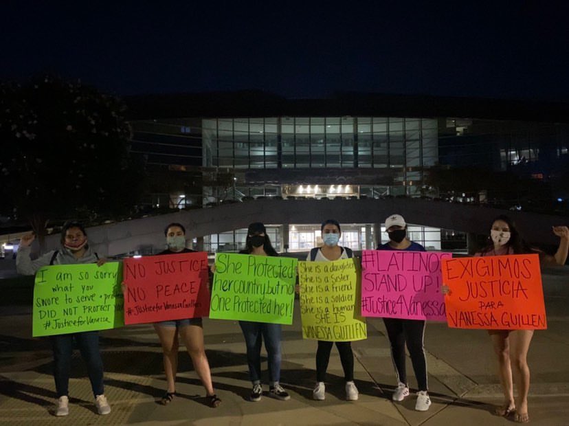 fresnostatelsg's tweet photo. Our sisters went out to Fresno City Hall alongside others to peacefully protest #JUSTICEFORVANNESSAGUILLEN! ✊🏽❤️ https://t.co/svipoX2Cqo